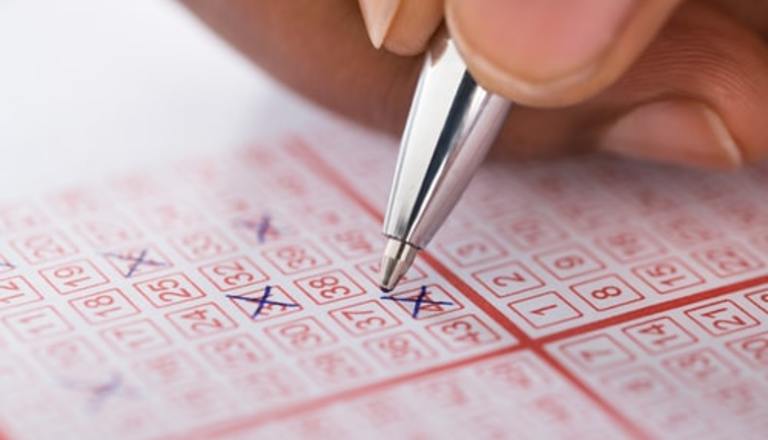 Is There a Difference Between Physical and Virtual Lotteries?