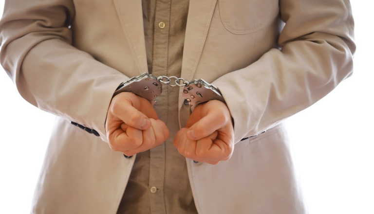 powerball-winner-in-trouble-and-in-court